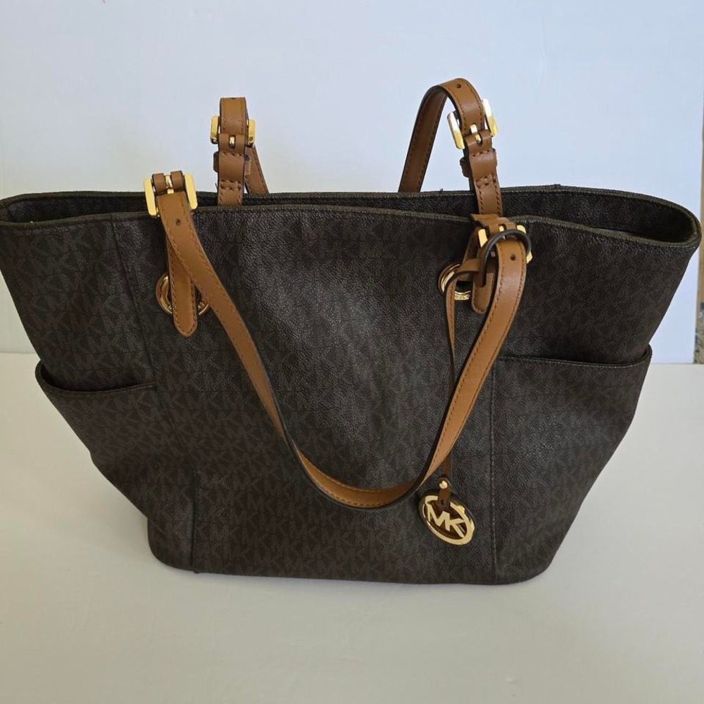Michael Kors Shoulder Bag - Picture 1 of 6